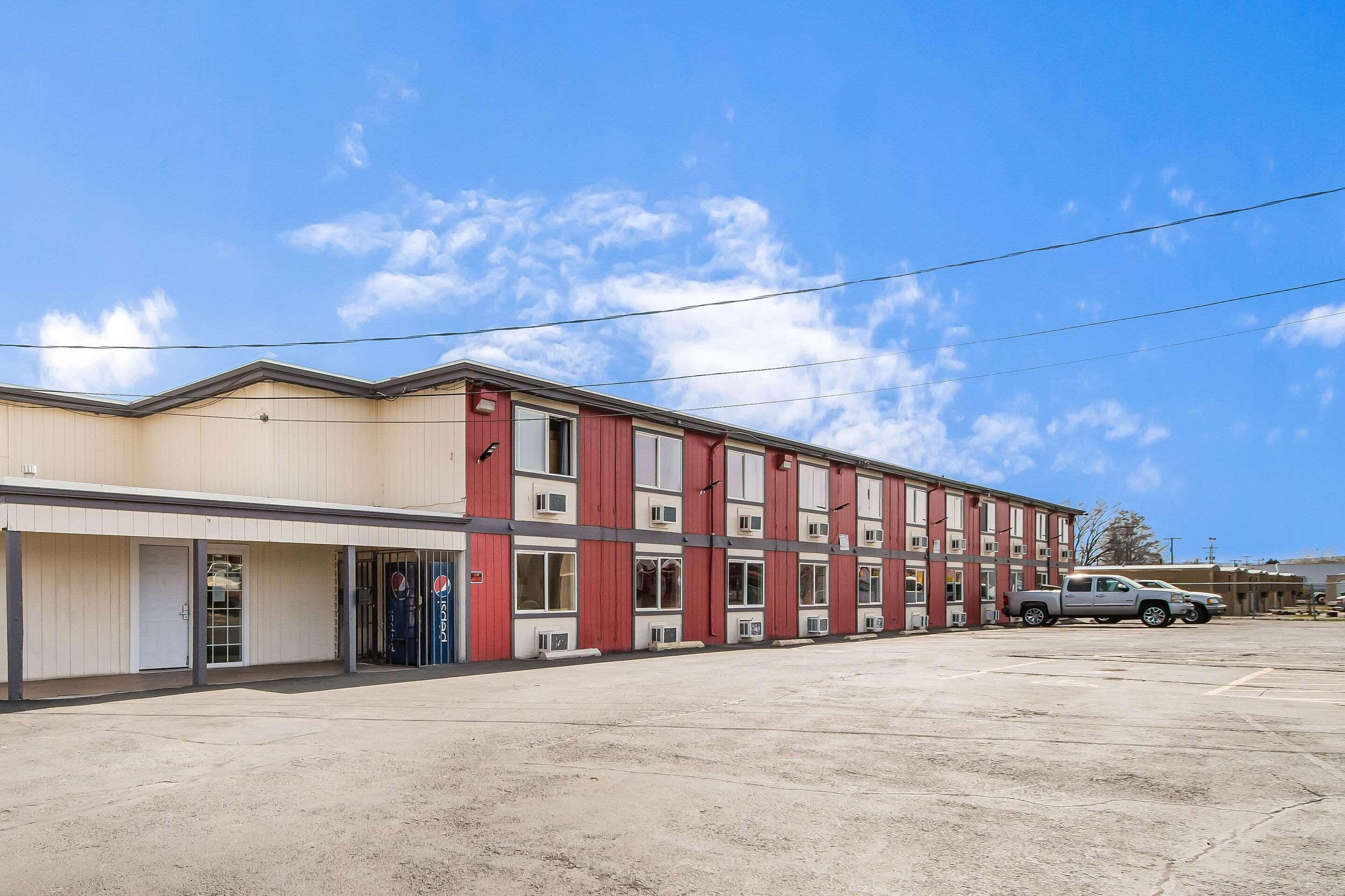 Rodeway Inn Якима Экстерьер фото